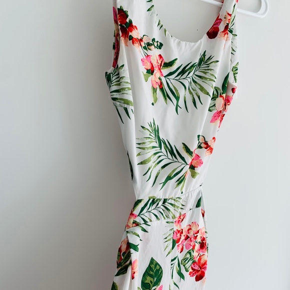 Floral open back jumper. New. - Picture 2 of 10